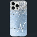 Coque iPhone 16 Pro Max Parties scintillant en argent brossé bleu Nom du m<br><div class="desc">Personnalisez facilement ce design branché de boîtier de téléphone chic avec une jolie parties scintillant brillante en argent sur un arrière - plan métallique brossé bleu.</div>