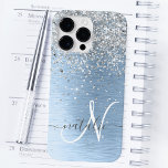 Coque Case-Mate iPhone Parties scintillant en argent brossé bleu Nom du m<br><div class="desc">Personnalisez facilement ce design branché de boîtier de téléphone chic avec une jolie parties scintillant brillante en argent sur un arrière - plan métallique brossé bleu.</div>