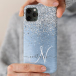 Coque Case-Mate iPhone Parties scintillant en argent brossé bleu Nom du m<br><div class="desc">Personnalisez facilement ce design branché de boîtier de téléphone chic avec une jolie parties scintillant brillante en argent sur un arrière - plan métallique brossé bleu.</div>