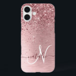 Coque Pour iPhone 16 Plus Parties scintillant en métal brossé rose pâle Nom<br><div class="desc">Personnalisez facilement ce design branché de boîtier de téléphone chic avec une jolie parties scintillant brillante rose vif sur un arrière - plan métallique brossé rose vif.</div>