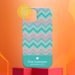 Coque Pour iPhone 16 Plus Pastel Chevron Motif avec nom - designer<br><div class="desc">Un design audacieux et graphique avec des motifs aux couleurs pastel et amusantes. Ajoutez votre nom ou supprimez le texte pour une couverture estivale amusante.</div>