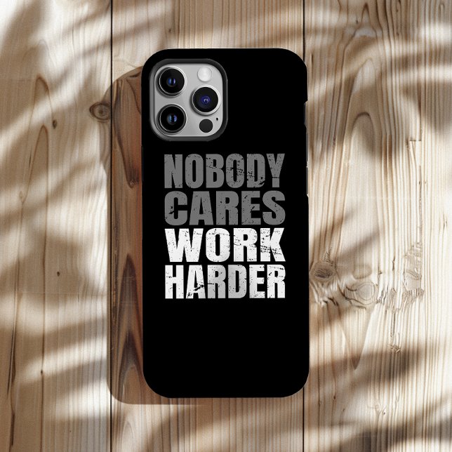 Coques Case-Mate iPhone Personne ne s'inquiète Travail Motivation plus dif (Stay inspired with our motivational phone case! Durable, stylish, and your daily reminder to push on)