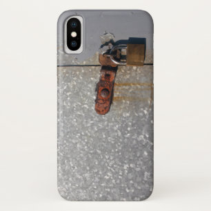Case-Mate iPhone Case Portes en acier verrouillées avec cadenas rouillé