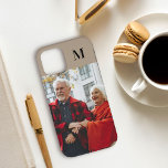 Case-Mate iPhone Case Portrait simple Monogramme Photo Beige Brown<br><div class="desc">Téléchargez votre photo et créez votre propre étui téléphonique unique. Le design a un arrière - plan beige brun avec une typographie noire moderne pour votre première. Conçu pour iphone 12 Pro mais il conviendra à de nombreux autres modèles. Si vous choisissez un autre modèle, veuillez vérifier que le design...</div>