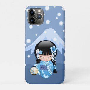 Case-Mate iPhone Case Poupée Kokeshi d'hiver - Blue Mountain Geisha Girl