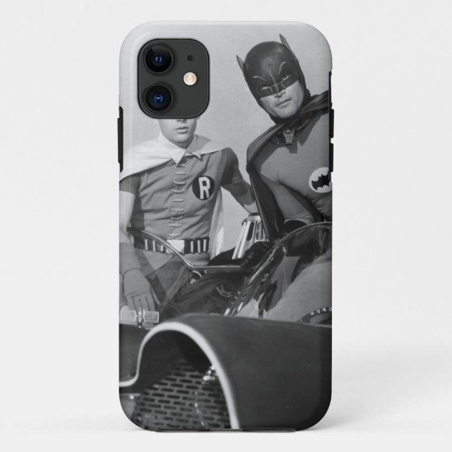 Coques Case-Mate iPhone Robin et Batman debout dans Batmobile (Dos)