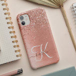Coque Case-Mate iPhone Rose Gold brossé Parties scintillant métallique No<br><div class="desc">Personnalisez facilement ce design branché de boîtier de téléphone chic avec une jolie parties scintillant brillante en or rose sur un arrière - plan métallique brossé en or rose.</div>