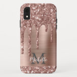 Case-Mate iPhone Case Rose monogramme Parties scintillant d'or sur métal<br><div class="desc">Parties scintillant d'or rose moderne et girly drips nom et monogrammed coque iphone. Cette conception présente des gouttes brillantes de parties scintillant rose rose rose rose rose rose arrière - plan en métal rose avec personnalisation monogramme initial et prénom modèle texte. Un cadeau féminin parfait. Veuillez noter que ce design...</div>