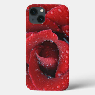 Etui iPhone Case-Mate Rose rouge couverte de rosée décorant un lieu de s