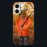 Coque Pour iPhone 16 Saison de chasse aux cerfs<br><div class="desc">Gros sac habillé comme un chasseur portant un fusil</div>