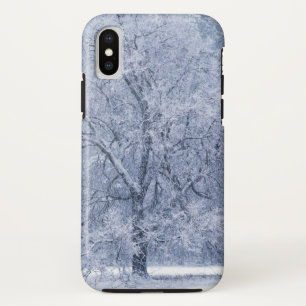 Coque iPhone X Scène congelée par hiver d'arbre de Milou