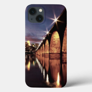 Etui iPhone 13 Stonearch Skyline