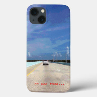 iPhone 13 Coque Sur la route à travers les clés
