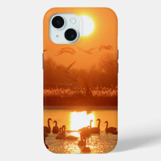 Coque Case-Mate iPhone Swans dans le lac au coucher du soleil