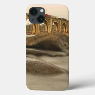 Etui iPhone 13 Train au-dessus de James River