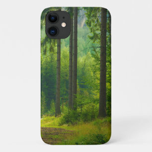Case-Mate iPhone Case Traversée magique de forêt verte arbres brouillard