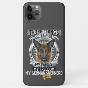 Case-Mate iPhone Case Trois Choses Ma Famille Ma Liberté Drôle Anglais B