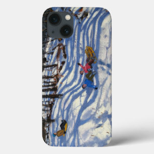 Etui iPhone 13 Two boys falling off a sledge Morzine