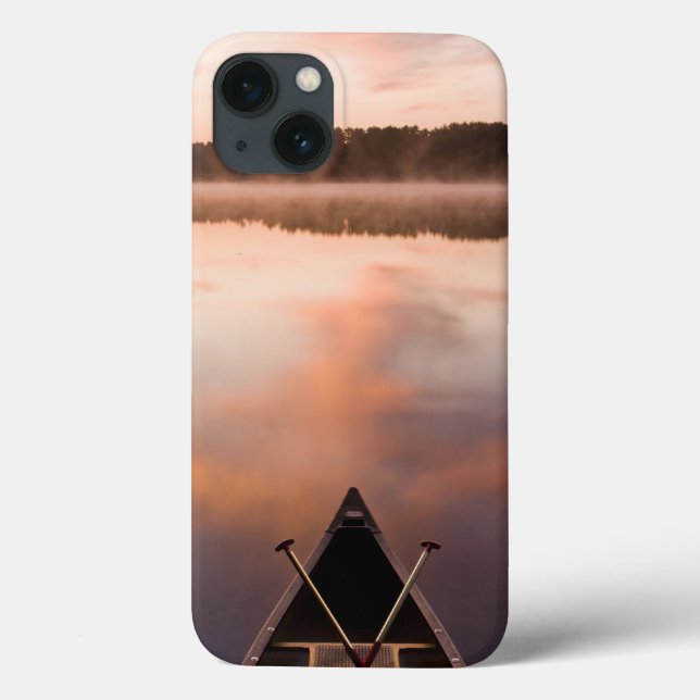 Coques Case-Mate iPhone Un canot repose sur la rive du lac Pawtuckaway (Verso)