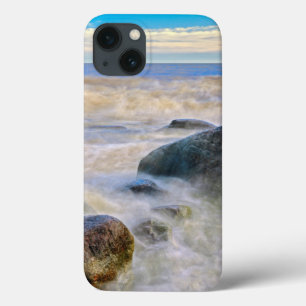 Etui iPhone 13 Vagues s'écrasant sur les rochers riverains