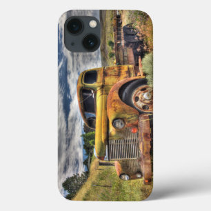 Etui iPhone 13 Vieux camion abandonné dans le domaine