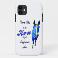 Voici un cheval d'une couleur différente en bleu