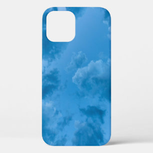 Case-Mate iPhone Case Vue en angle faible des nuages bleus