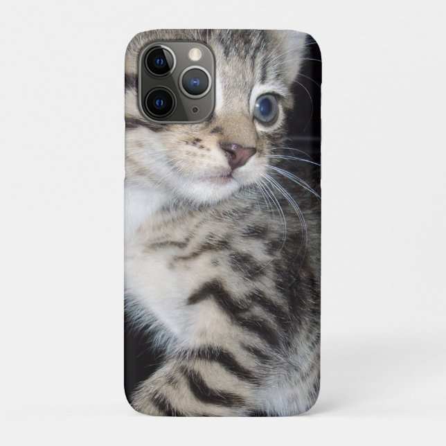 Coques Case-Mate iPhone "Whiskers of Trouble : The Mischievous Tabby Kitte (Dos)