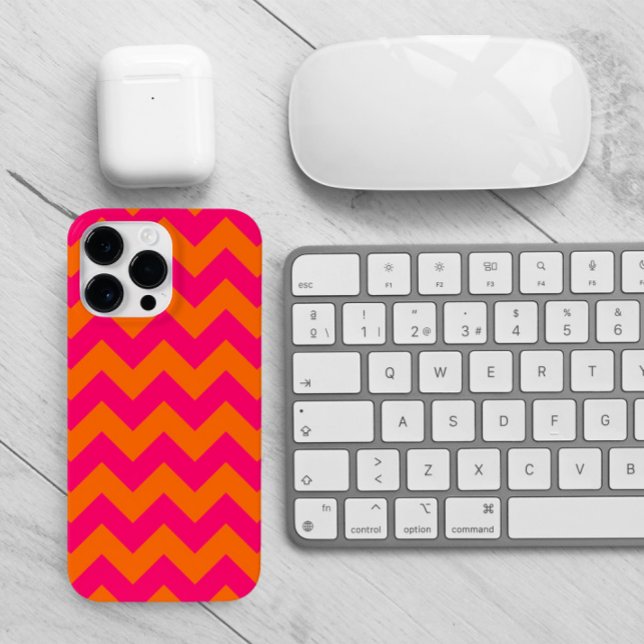 Coques Case-Mate iPhone Zigzag orange et rose (Hot pink and bright orange chevron pattern for her phone.)