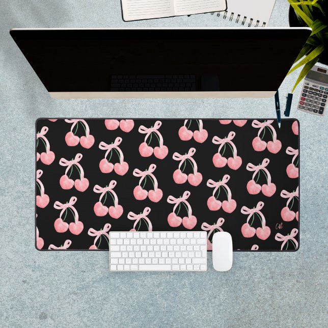 Coquette Cerises de Bow esthétique Monogramme pers (Coquette Aesthetic Bow Cherries Custom Monogram Desk Mat
)