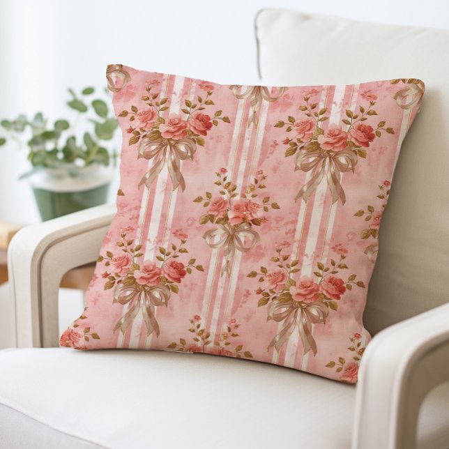 Coquette rose vintage Florale Vaches Coussin (Créateur téléchargé)