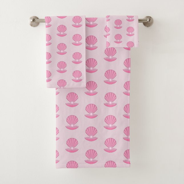 Coquille d'huître rose pour bébé et modèle de perl (En situation)