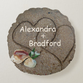coquilles & 2 coeurs sur la plage coussin de maria