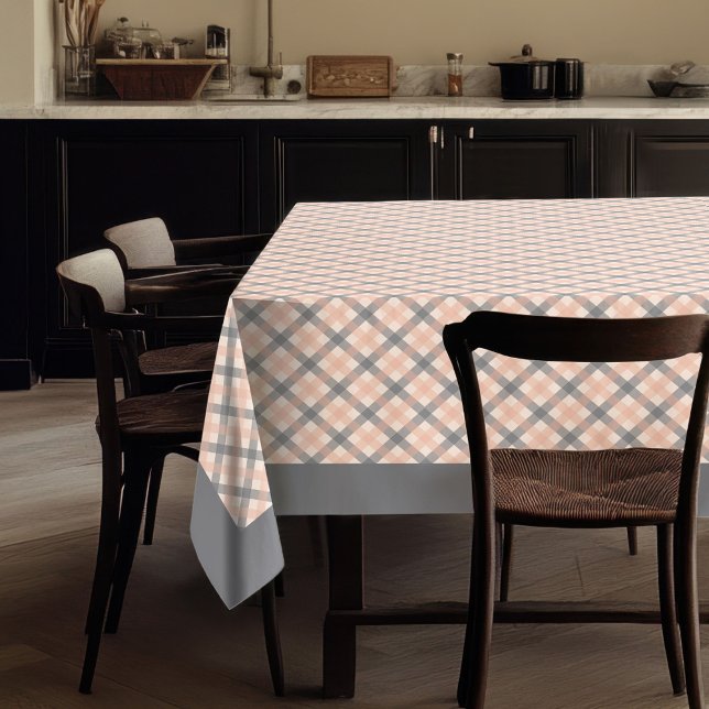 Coral Peach Check Nappe en style moderne Plaid (Coral Peach Check Tablecloth in Modern Plaid Style)