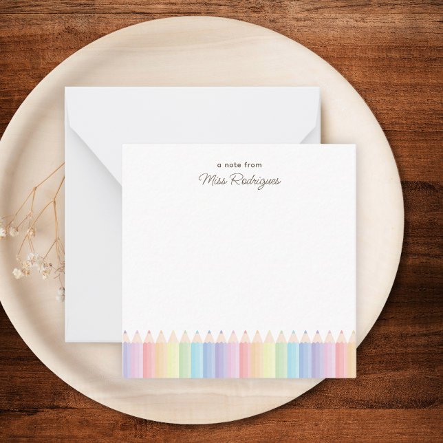 Correspondance Crayons Arc-en-Ciel Carte de Note Personnalisée po (Note card shown in 2.5 x 2.5 inches. Add name, choose size, paper, and corner style.)