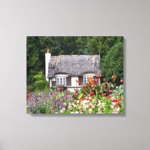 Cottage dans la copie de toile enveloppée par