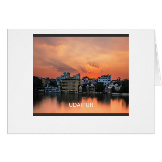 Coucher de soleil à Udaipur sur le lac Pichola (Devant Horizontal)