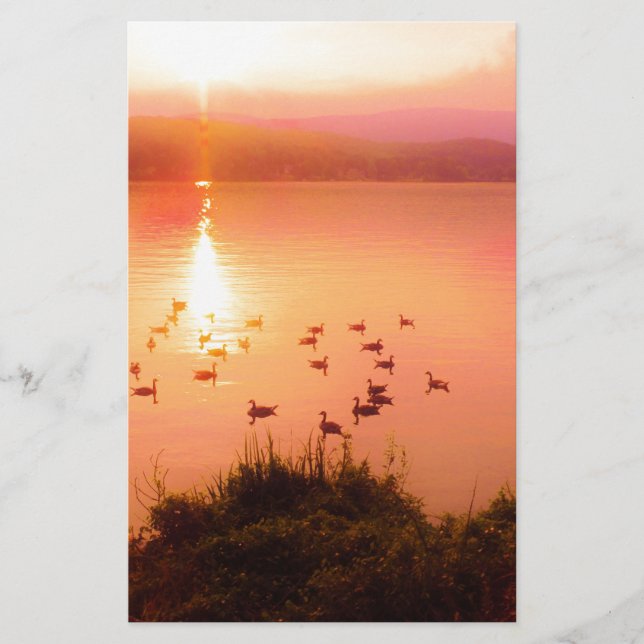 Coucher de soleil rose et de lac de pêche (Devant)