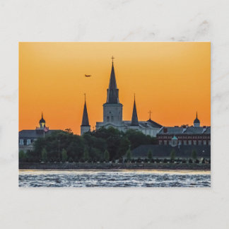 Coucher de soleil sur la carte postale de la cathé