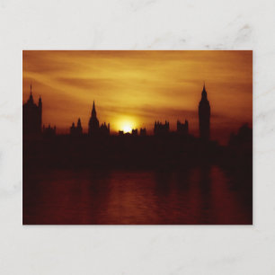 Coucher de soleil sur la carte postale Londres