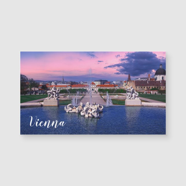 Coucher de soleil sur la fontaine de Vienne (Devant)