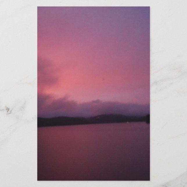 Coucher de soleil violet sur le lac Arrowhead (Devant)