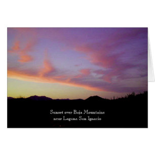 Coucher du soleil au-dessus des montagnes de Baja