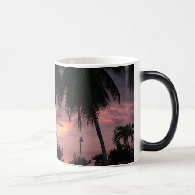 Coucher du soleil tropical sur une tasse morphing (Droite)