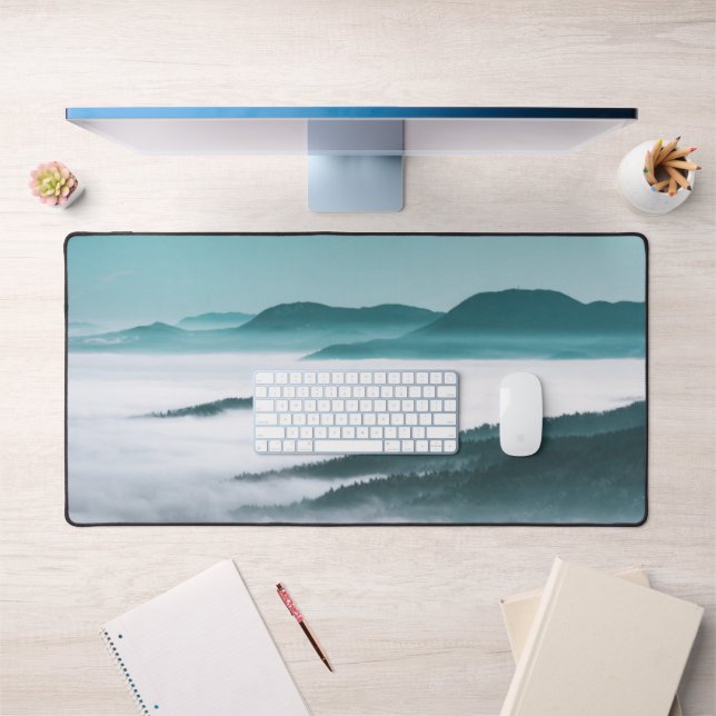 Couches de collines, brouillard et arbres (Bureau 1)