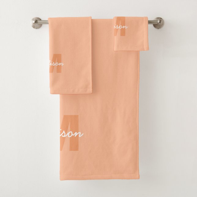 Couleur pêche pastel cool avec nom de monogramme p (En situation)