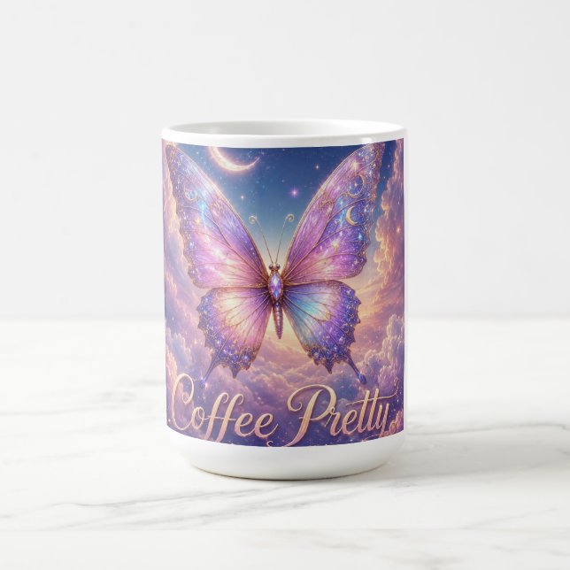 Couleurs riches d'un papillon sur une tasse à café (Centre)