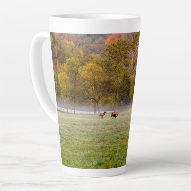 Couple d'Elk de pâturage Latte Mug (Angle gauche)