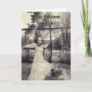 Couple sur la carte d'anniversaire Swing Halloween
