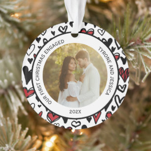 Couples rouges et blancs Premier Noël engagé